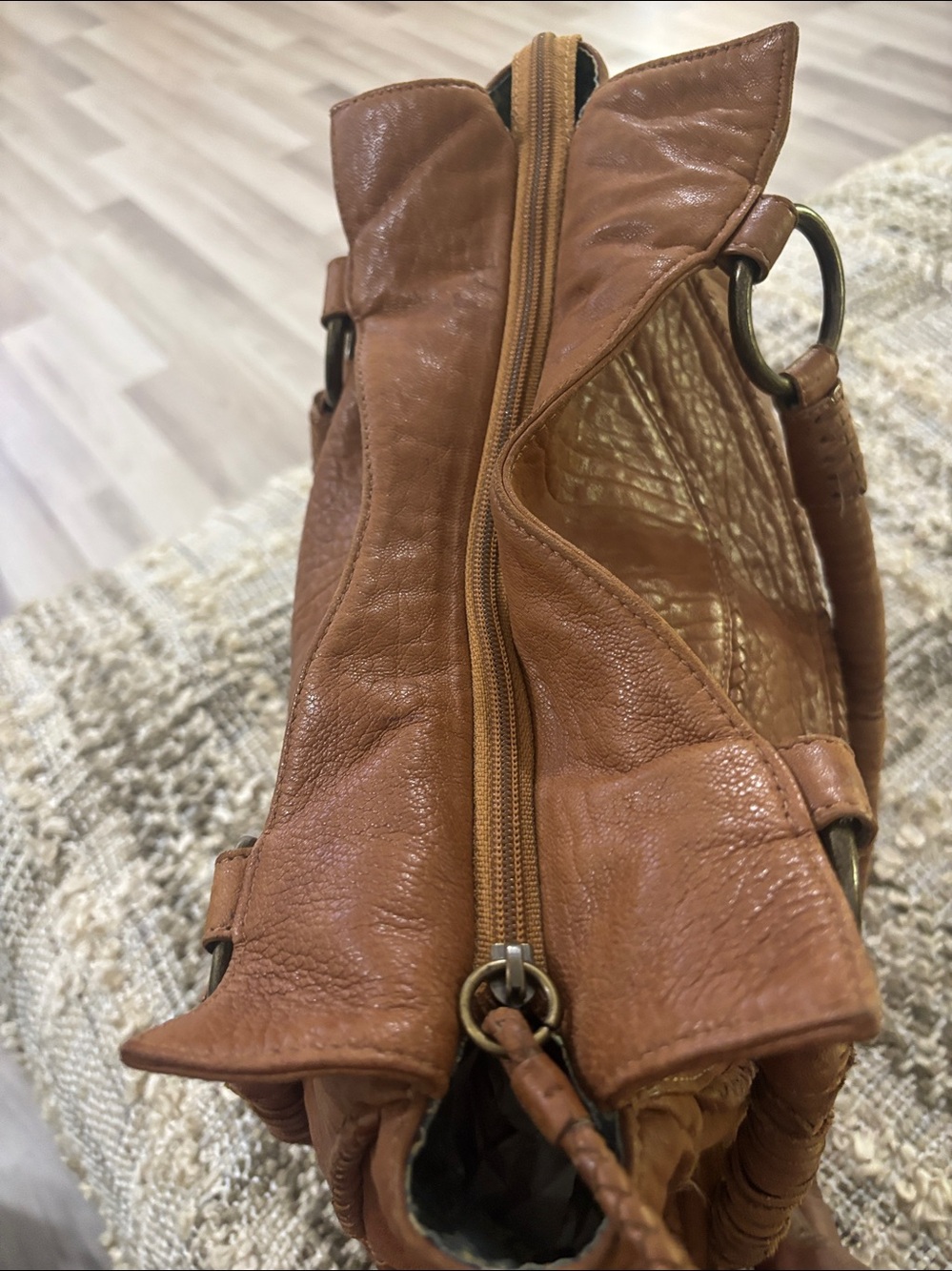 Hobo Tan Leather Satchel Women's Shoulder Handbag - Picture 12 of 12